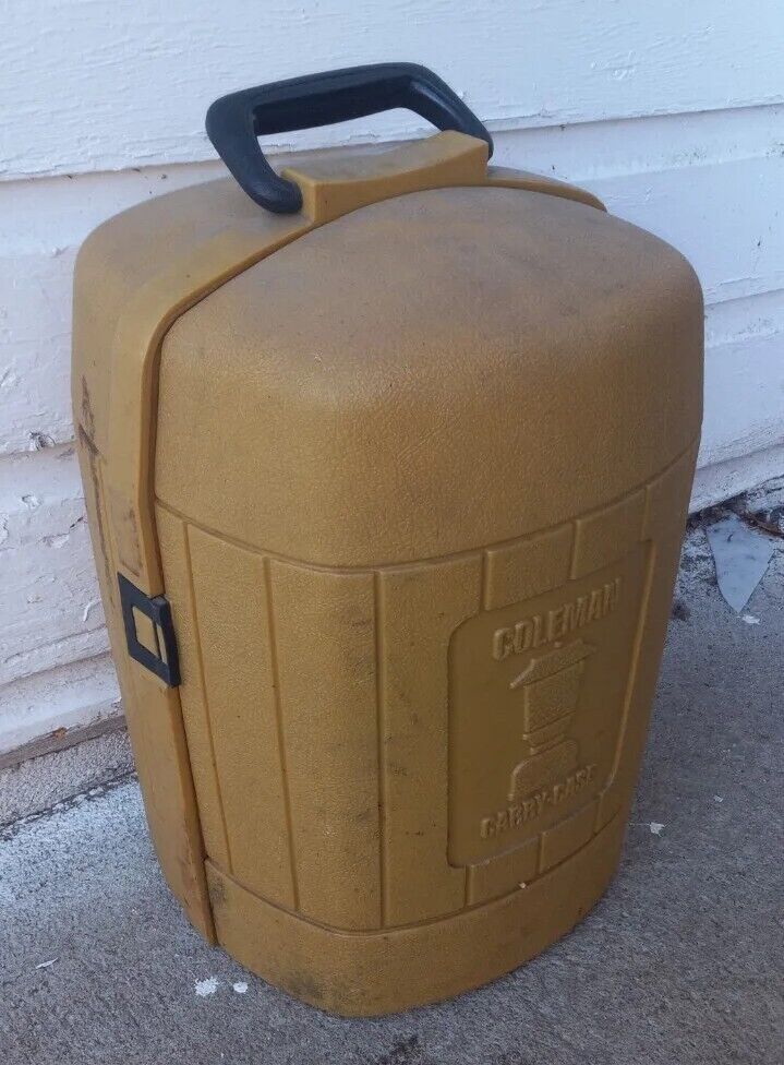 Vintage 1972 Coleman Big Hat lantern 220E5891 / 228F w/ Clam Shell Carrying Case