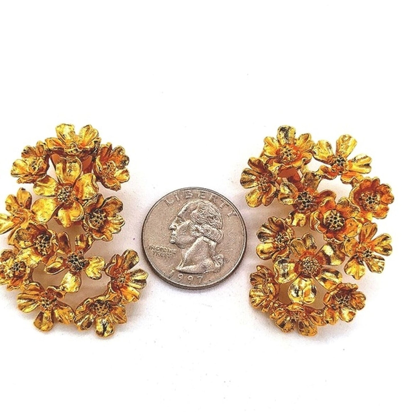 18K Gold plated Oscar De La Renta Flower Floral Drop Dangle Clip on Earrings