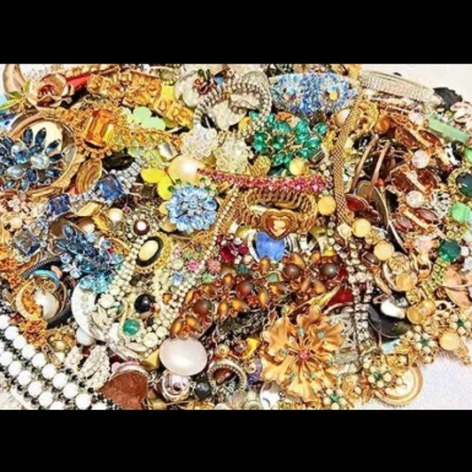 1 Lb Unsorted Vintage to Now Costume Jewelry Craft Mismatched Lot, Necklaces, Earrings, etc. Treasure Hunt