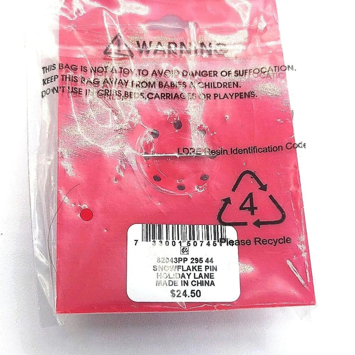 New MACY'S Holiday Lane Pave Crystal Snowflake Pin Brooch in Silver $25