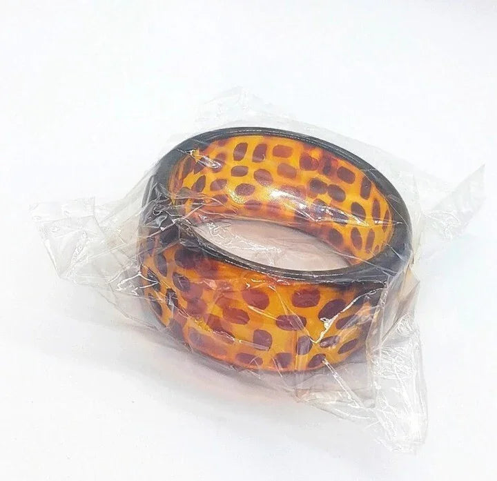 New Vintage JOAN RIVERS Signed Lucite Simulated Tortoise Bangle Bracelet-QVC
