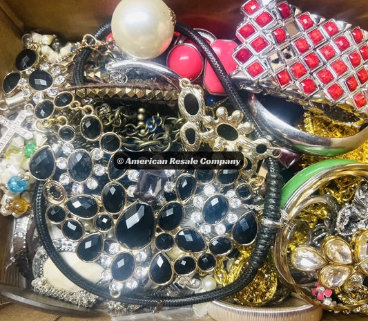 2 Lbs Unsorted Vintage to Modern Costume Jewelry Craft Broken Junk Lot, Rings, Earrings, Mismatched