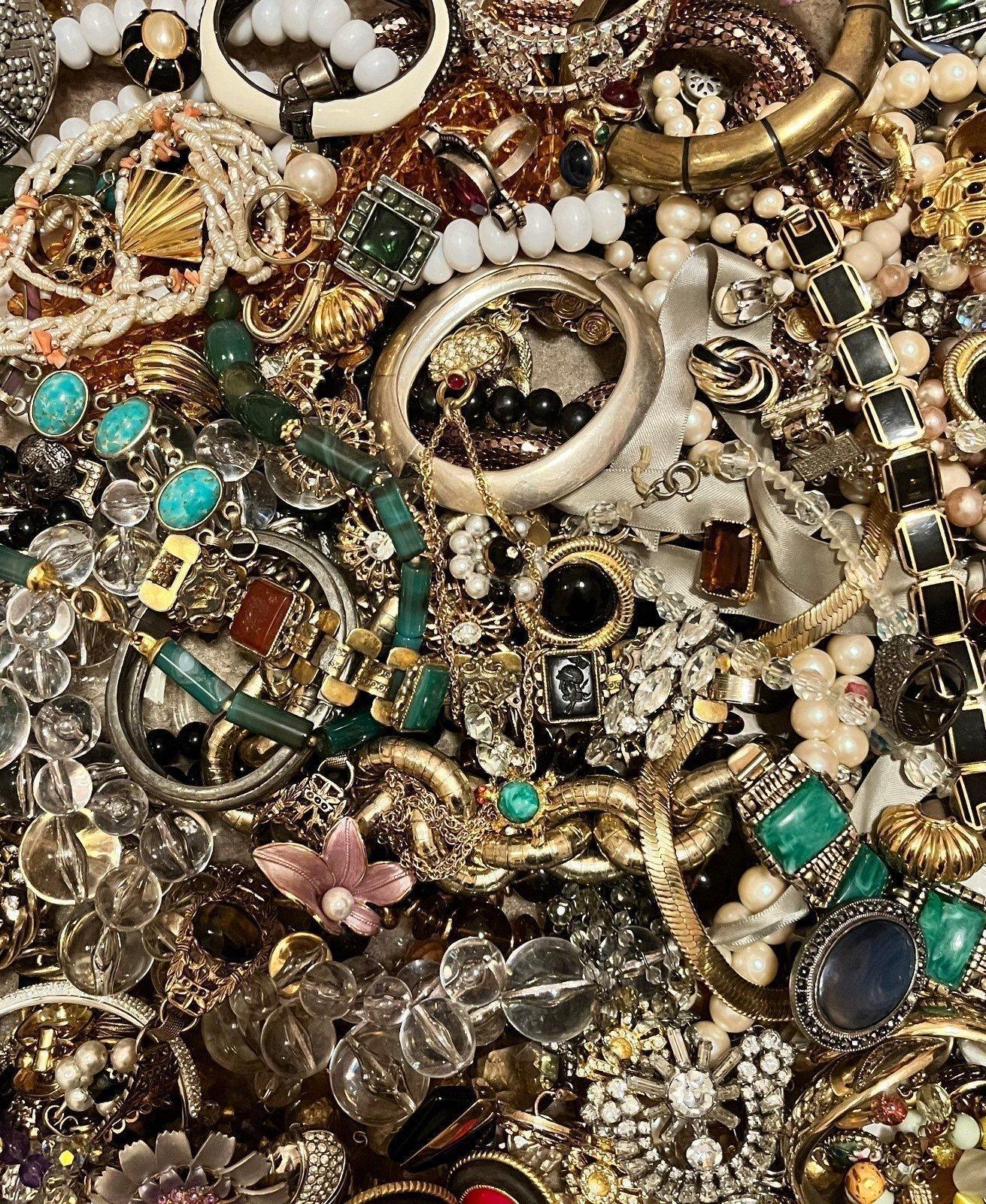 Jewelry Lot 1 Lb Unsorted Vintage to Now Costume Jewelry Craft Mismatched Lot, Necklaces, Earrings, etc. Treasure Hunt