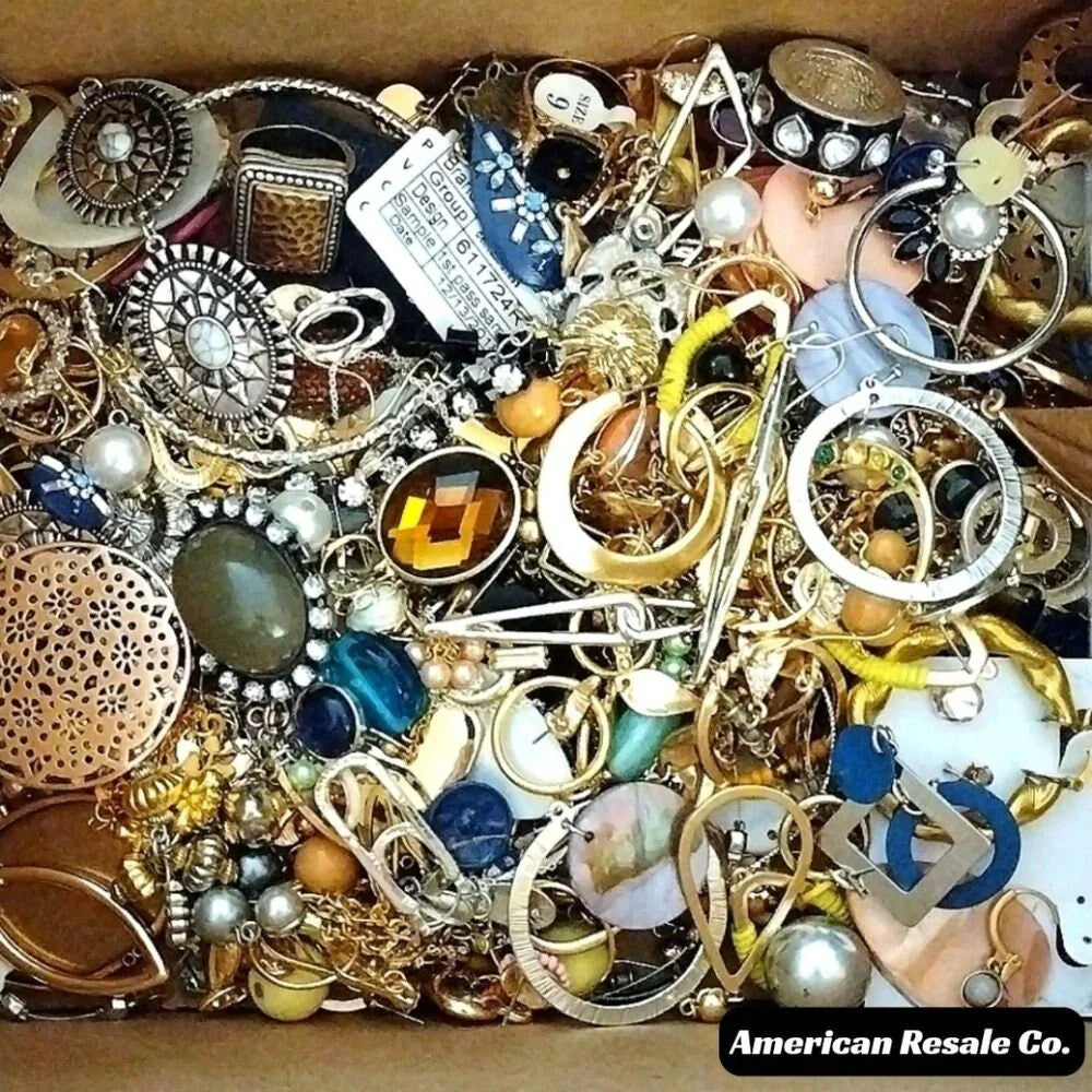 Jewelry Lot 1 Lb Unsorted Vintage to Now Costume Jewelry Craft Mismatched Lot, Necklaces, Earrings, etc. Treasure Hunt