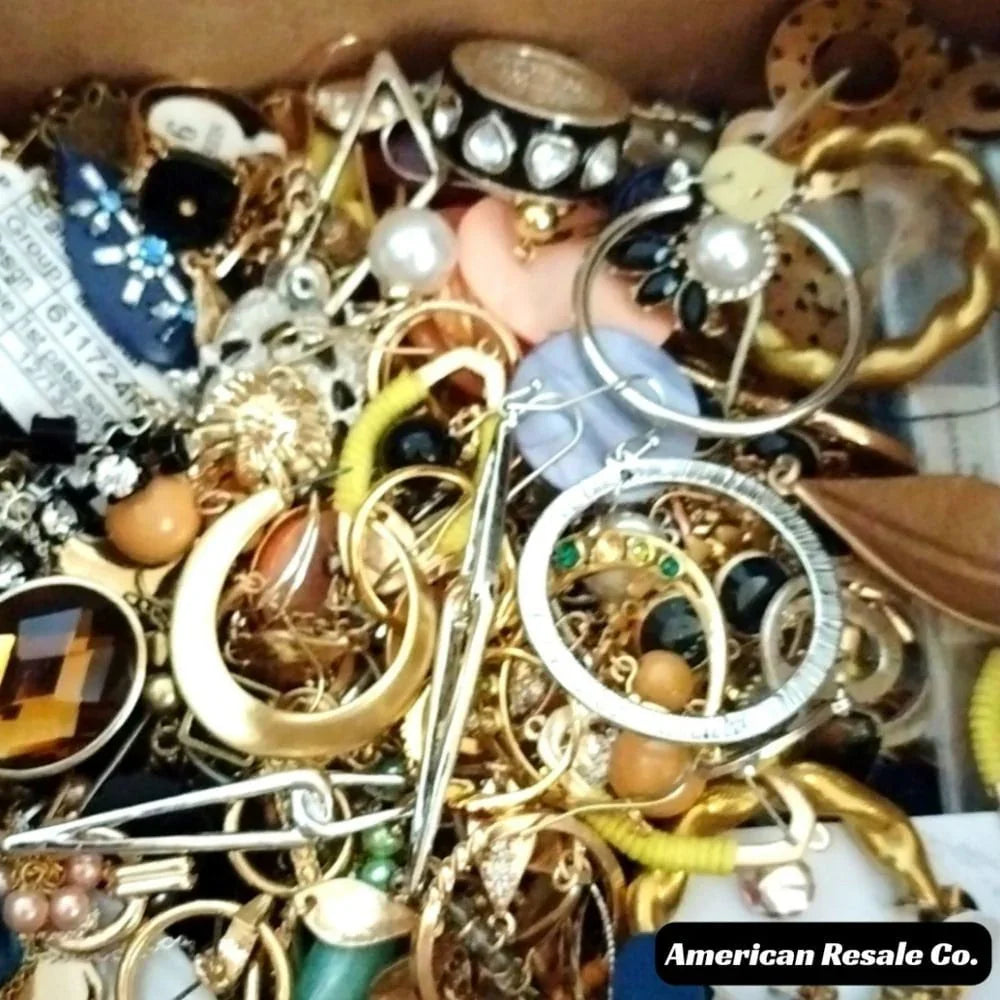1 Lb Unsorted Vintage to Now Costume Jewelry Craft Mismatched Lot, Necklaces, Earrings, etc. Treasure Hunt