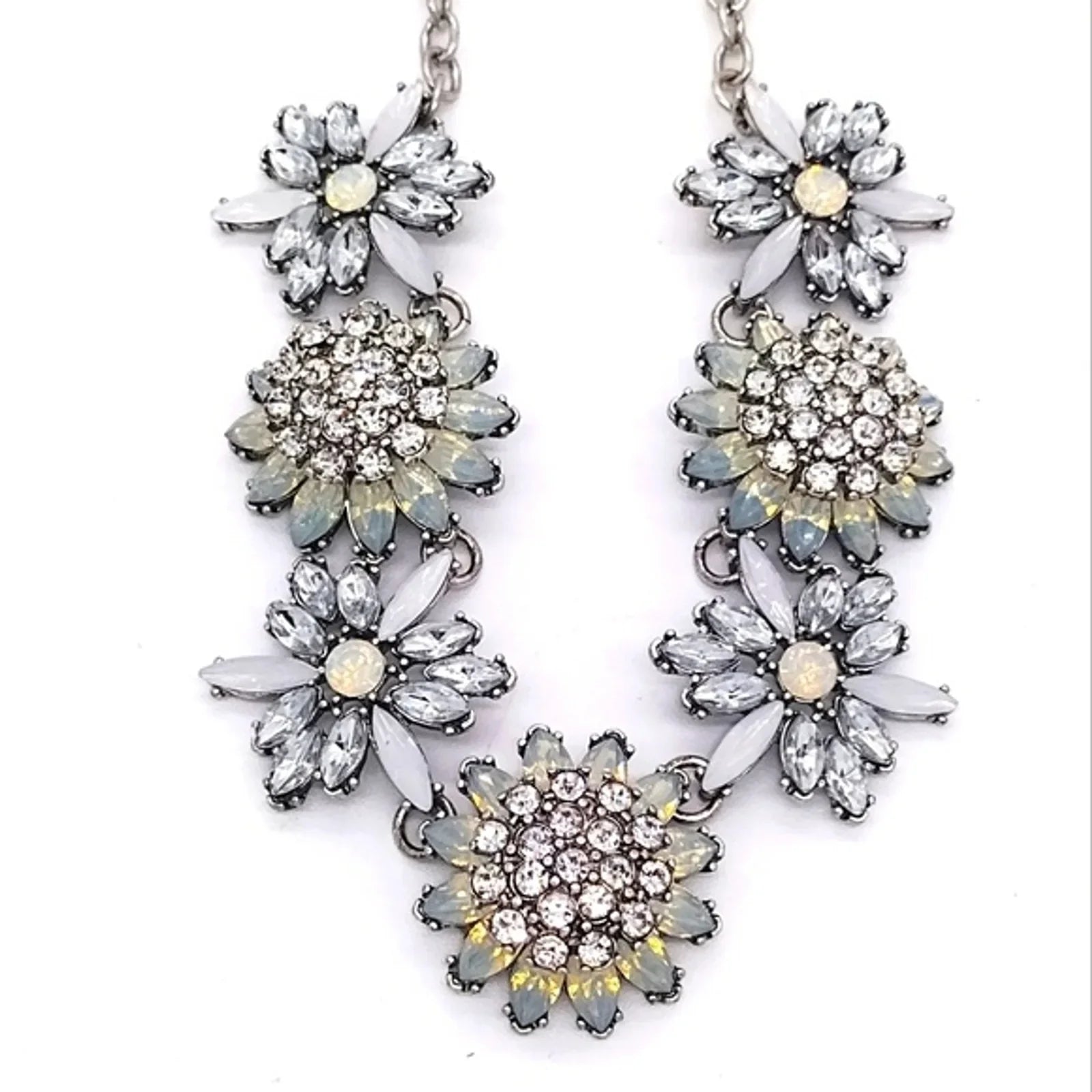 Flawless CHICO'S 22" Statement Flower Bib Collar Necklace with 4" extension