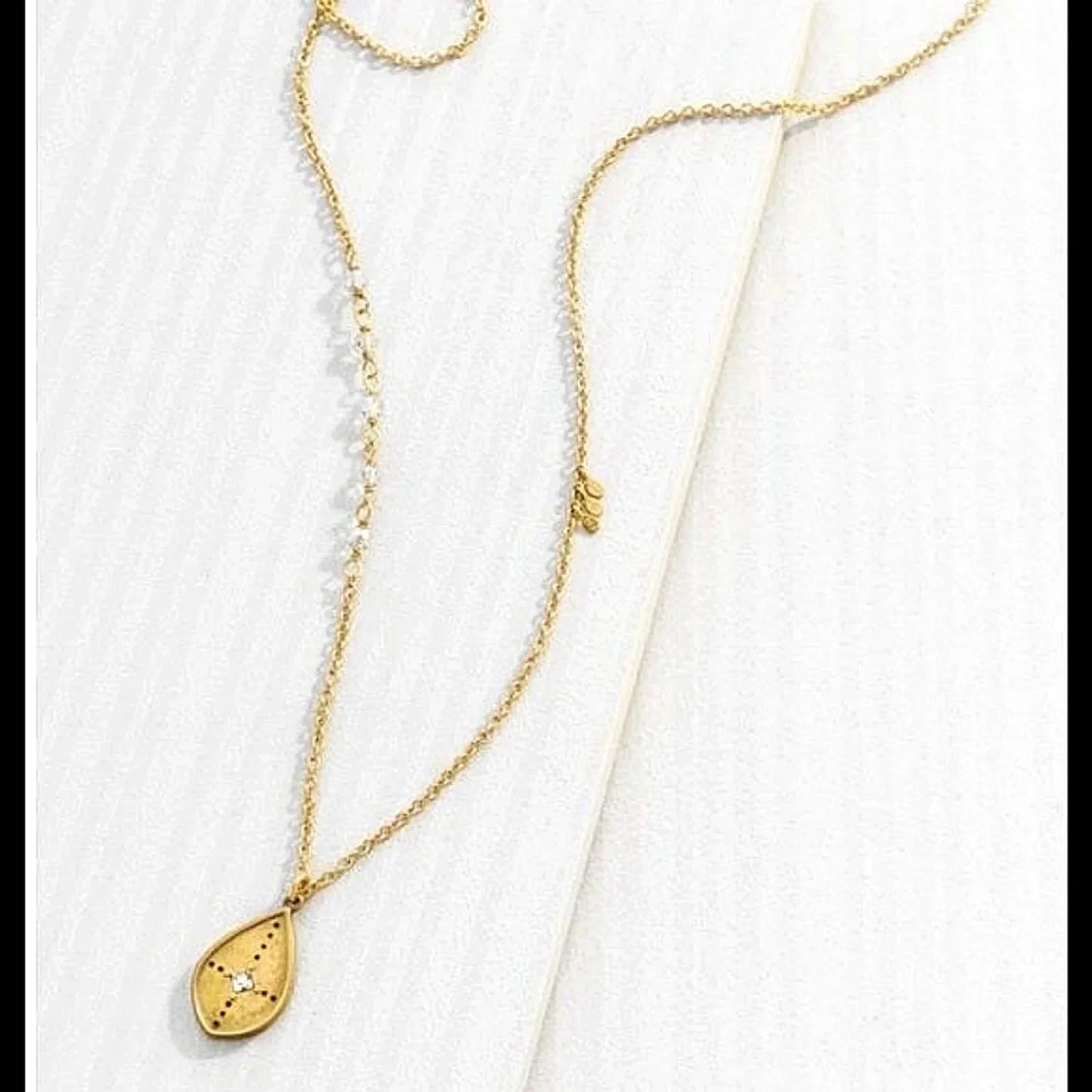 SILPADA Weekender Pendant Necklace in Gold Made with Swarovski Crystal K&R-Rare.