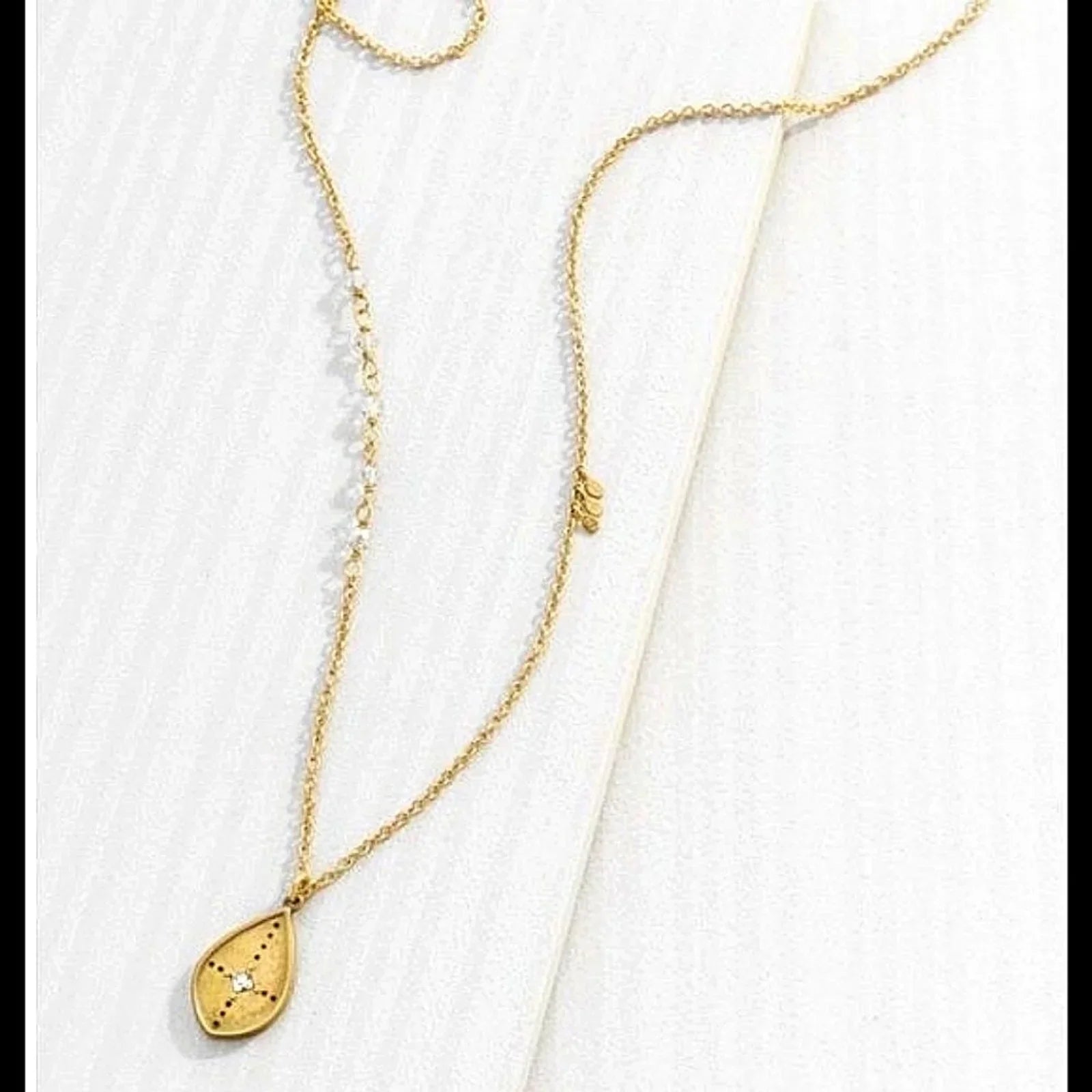 SILPADA Weekender Pendant Necklace in Gold Made with Swarovski Crystal K&R-Rare.