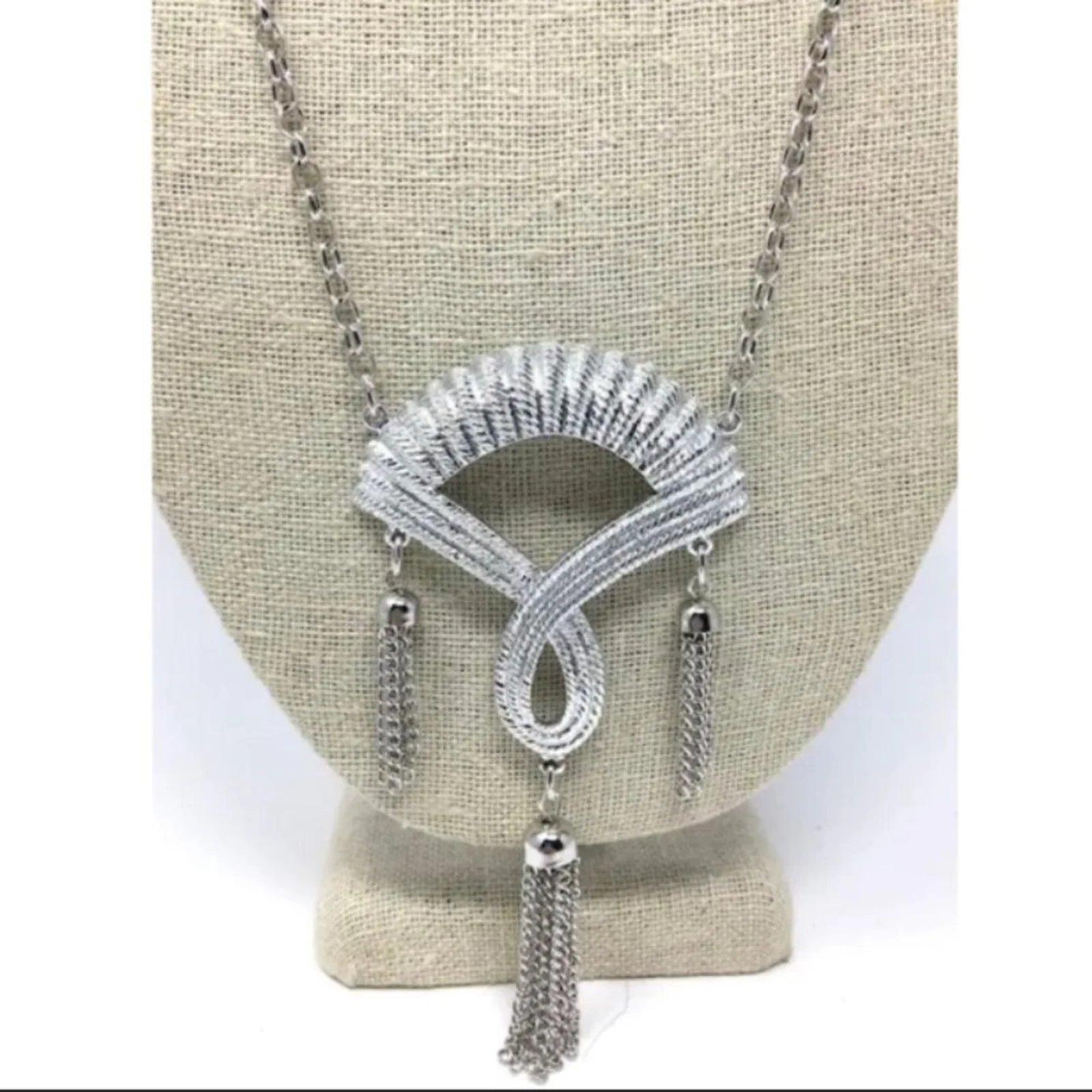 Sarah Coventry 1970s RARE Vintage NEW Brutalist Silver Tassel Pendant Necklace